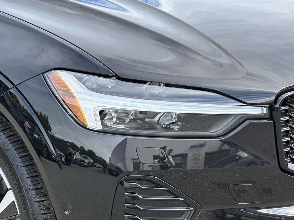 2023 Volvo XC60 B5 Plus Dark Theme