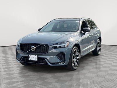 2023 Volvo XC60 B5 Plus Dark Theme