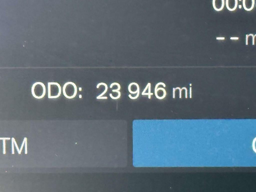 2023 Volvo XC60 B5 Plus Dark Theme