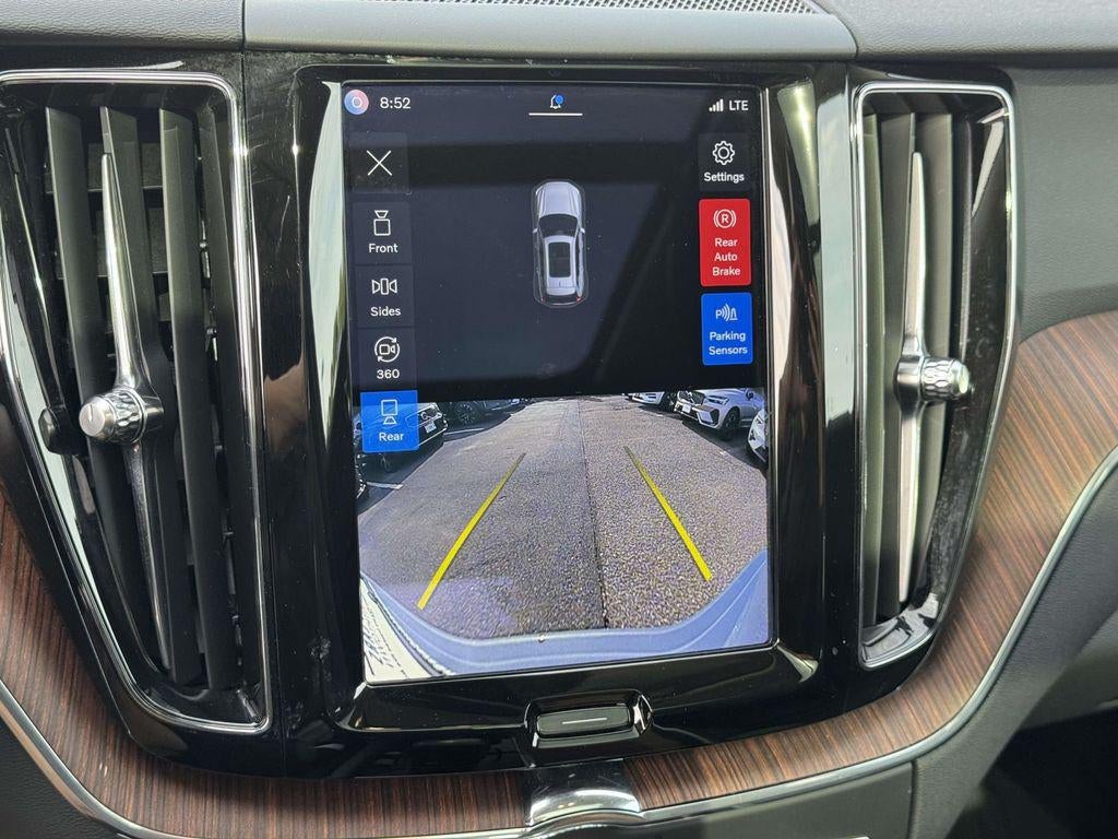 2023 Volvo XC60 B5 Plus Dark Theme