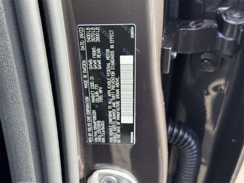 2023 Volvo XC60 B5 Plus Dark Theme