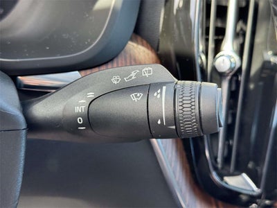 2023 Volvo XC60 B5 Plus Dark Theme