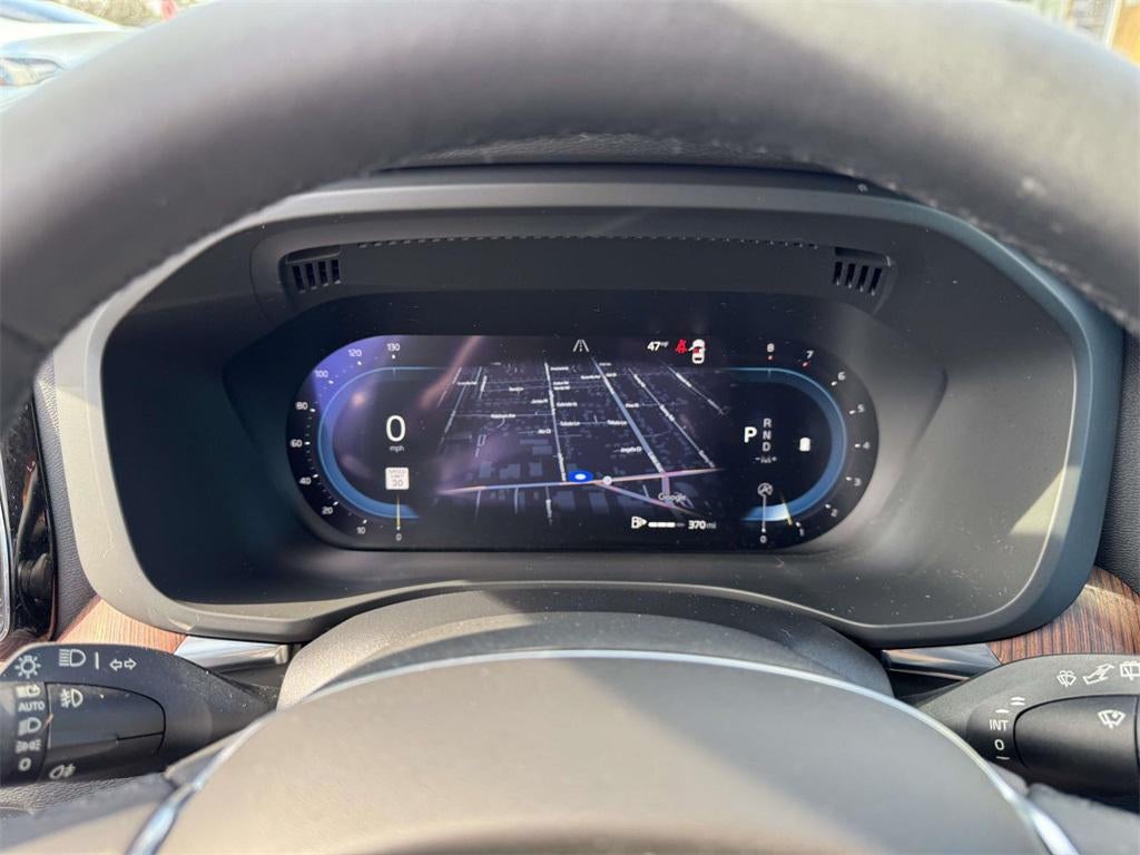 2023 Volvo XC60 B5 Plus Dark Theme