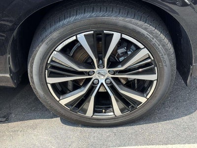 2023 Volvo XC60 B5 Ultimate Dark Theme