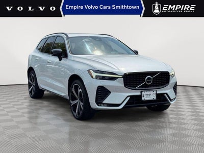 2023 Volvo XC60 B5 Ultimate Dark Theme