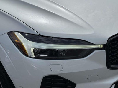 2023 Volvo XC60 B5 Ultimate Dark Theme