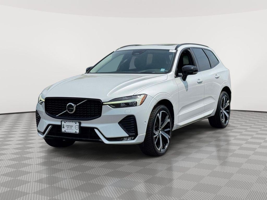 2023 Volvo XC60 B5 Ultimate Dark Theme