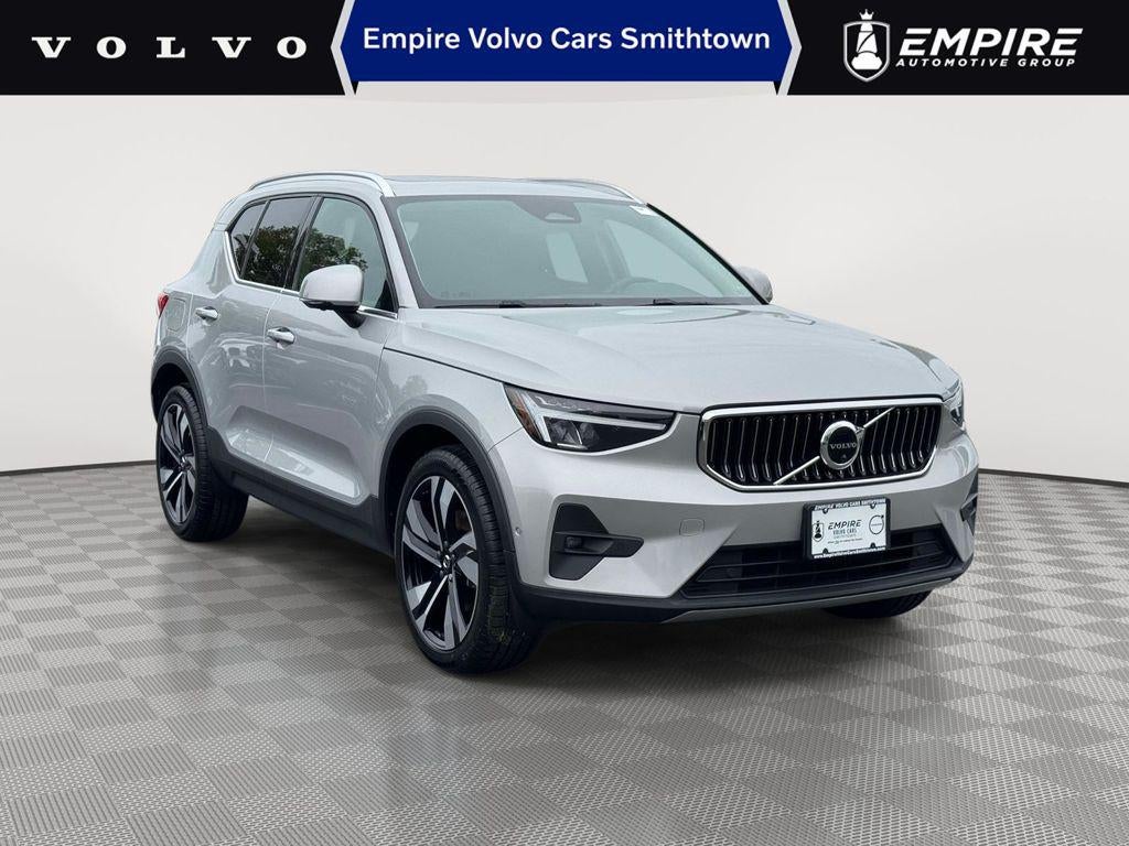2023 Volvo XC40 B5 Ultimate Bright Theme