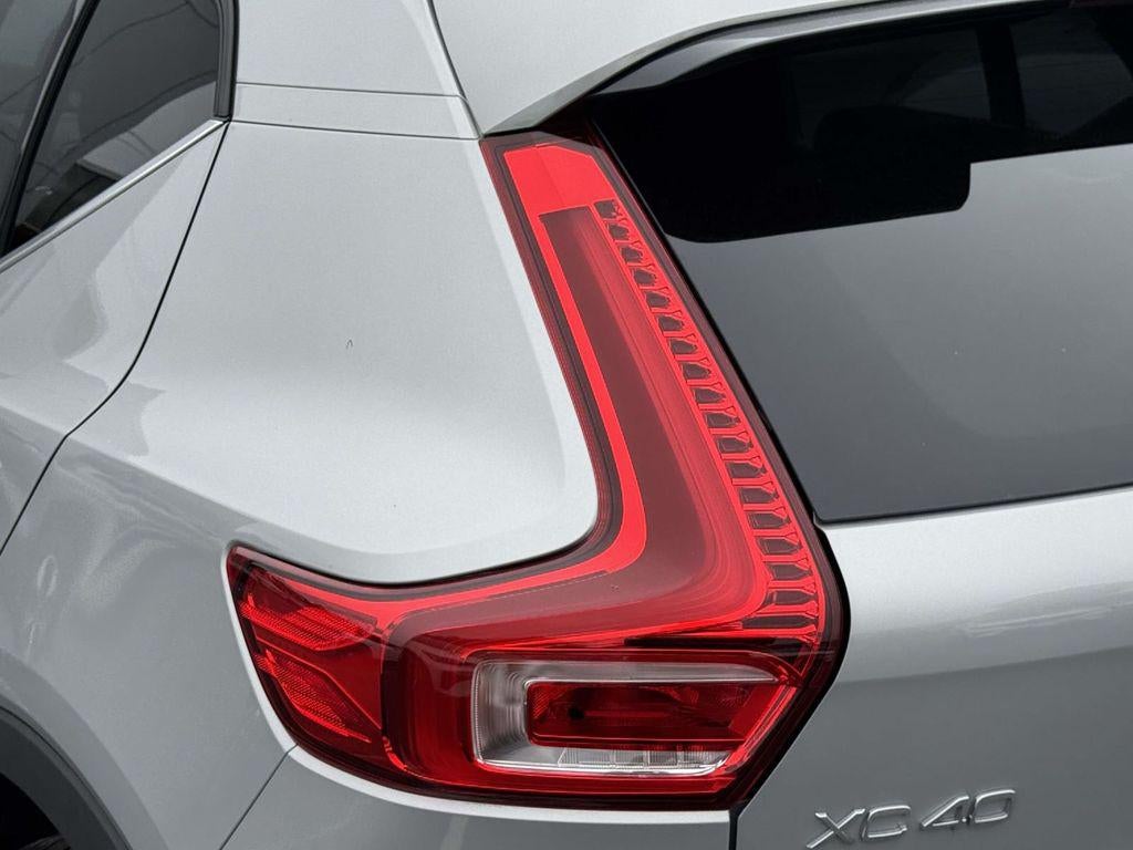 2023 Volvo XC40 B5 Ultimate Bright Theme