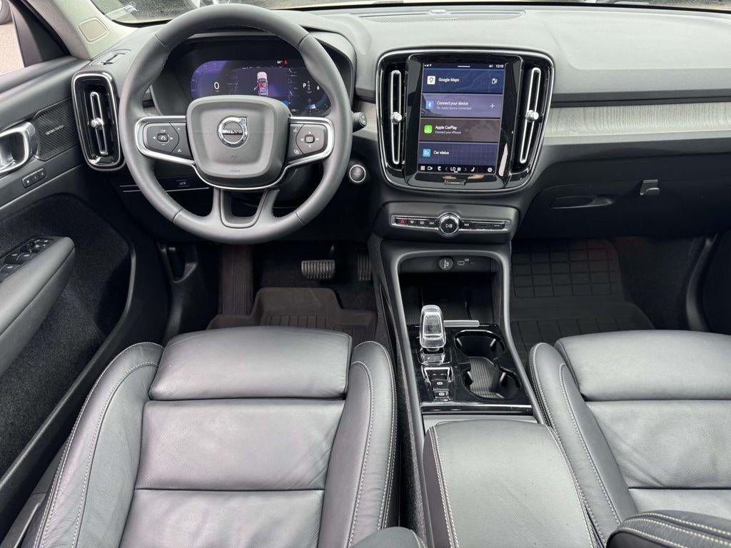 2023 Volvo XC40 B5 Ultimate Bright Theme