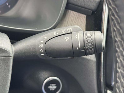 2023 Volvo XC40 B5 Ultimate Bright Theme