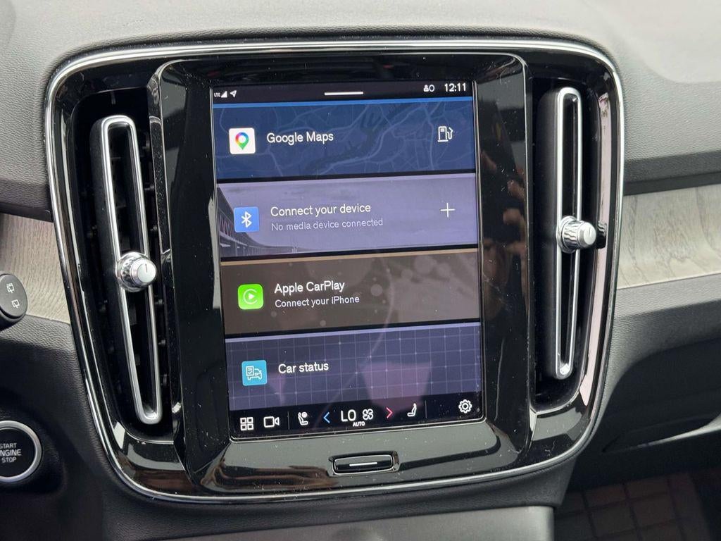 2023 Volvo XC40 B5 Ultimate Bright Theme