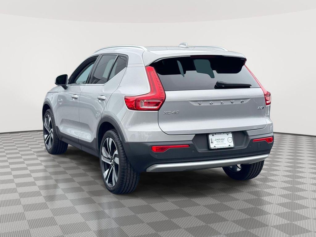 2023 Volvo XC40 B5 Ultimate Bright Theme
