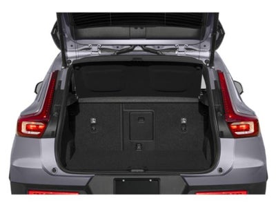 2023 Volvo XC40 B5 Ultimate Bright Theme