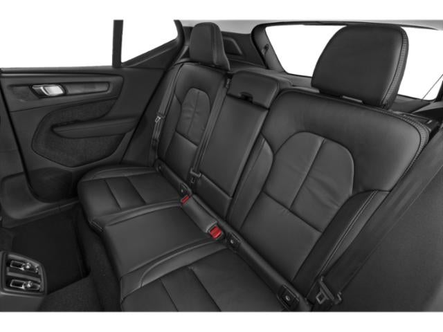 2023 Volvo XC40 B5 Ultimate Bright Theme