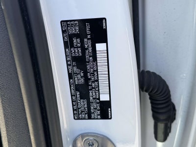 2023 Volvo XC40 B5 Ultimate Bright Theme