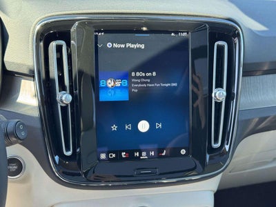 2023 Volvo XC40 B5 Ultimate Bright Theme