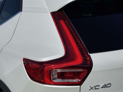 2023 Volvo XC40 B5 Ultimate Bright Theme