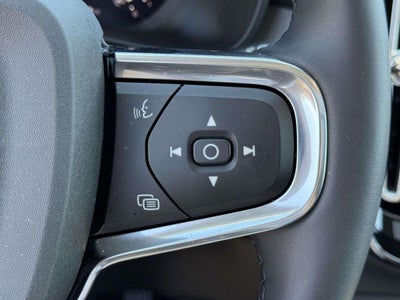 2026 Volvo XC40 Plus, B5 AWD Gas (mild hybrid), Dark