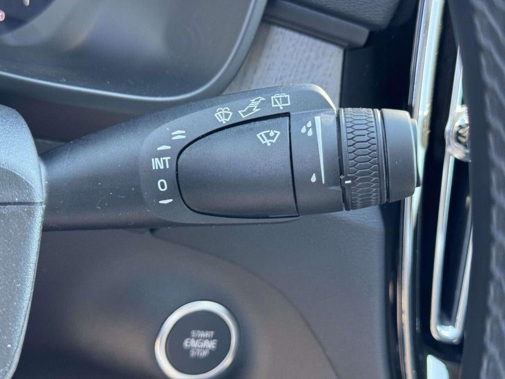 2026 Volvo XC40 Plus, B5 AWD Gas (mild hybrid), Dark