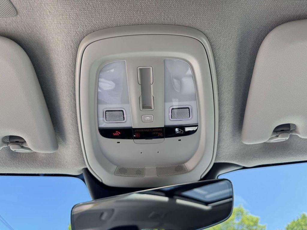 2026 Volvo XC40 Plus, B5 AWD Gas (mild hybrid), Dark