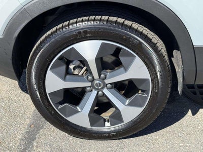 2026 Volvo XC40 Plus, B5 AWD Gas (mild hybrid), Dark