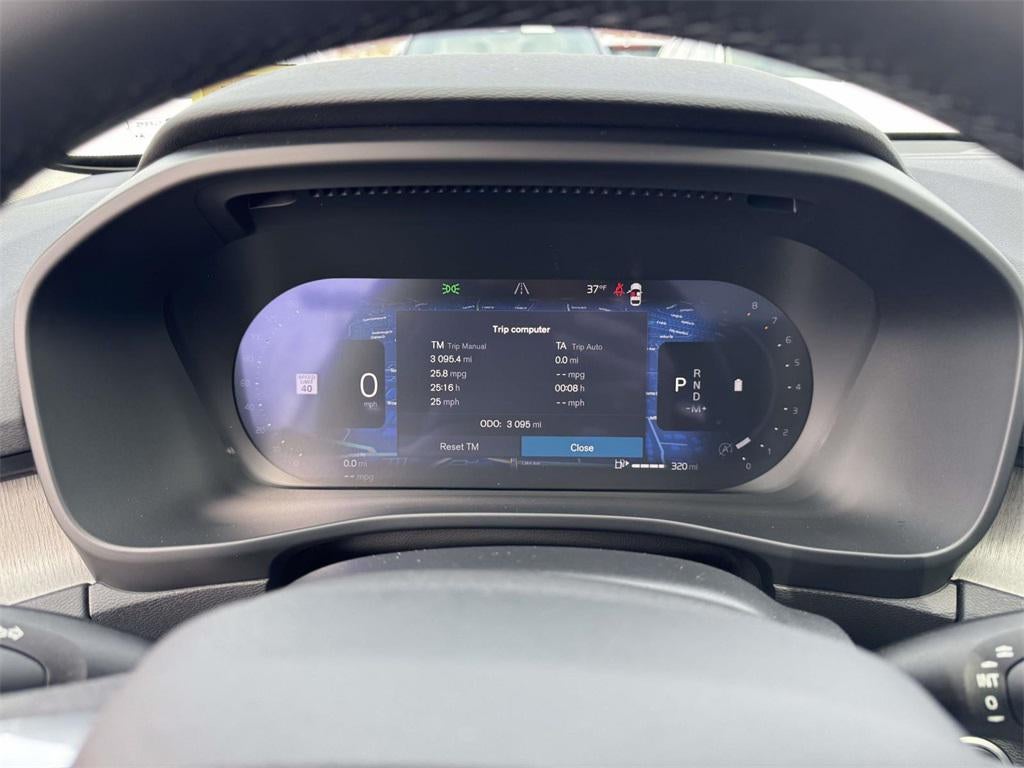 2026 Volvo XC40 Plus, B5 AWD Gas (mild hybrid), Dark