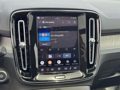 2026 Volvo XC40 Plus, B5 AWD Gas (mild hybrid), Dark