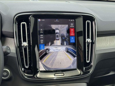 2026 Volvo XC40 Plus, B5 AWD Gas (mild hybrid), Dark