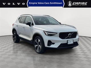 2026 Volvo XC40 Plus, B5 AWD Gas (mild hybrid), Dark