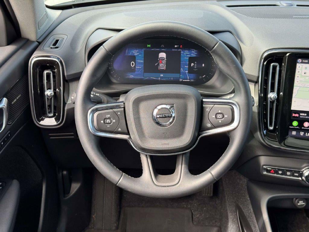 2026 Volvo XC40 Plus, B5 AWD Gas (mild hybrid), Dark