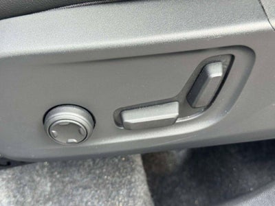 2026 Volvo XC40 Plus, B5 AWD Gas (mild hybrid), Dark