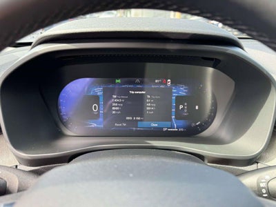 2026 Volvo XC40 Plus, B5 AWD Gas (mild hybrid), Dark