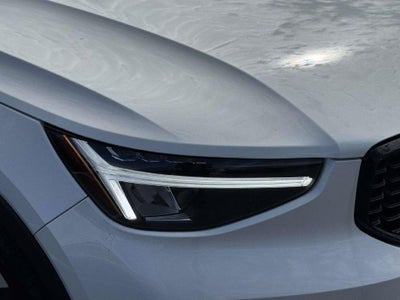 2026 Volvo XC40 Plus, B5 AWD Gas (mild hybrid), Dark