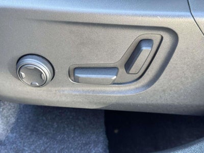 2026 Volvo XC40 Plus, B5 AWD Gas (mild hybrid), Dark