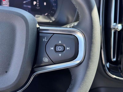 2026 Volvo XC40 Plus, B5 AWD Gas (mild hybrid), Dark