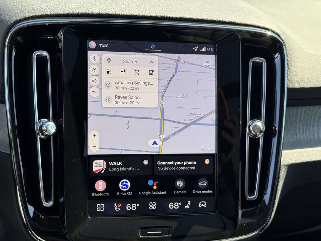 2026 Volvo XC40 Plus, B5 AWD Gas (mild hybrid), Dark