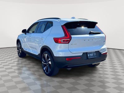 2026 Volvo XC40 Plus, B5 AWD Gas (mild hybrid), Dark