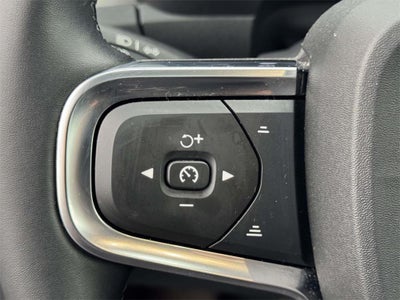 2025 Volvo XC40 B5 Plus Dark Theme