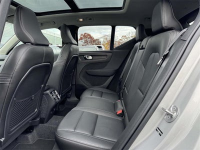 2025 Volvo XC40 B5 Plus Dark Theme