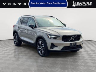 2026 Volvo XC40 Plus, B5 AWD Gas (mild hybrid), Dark