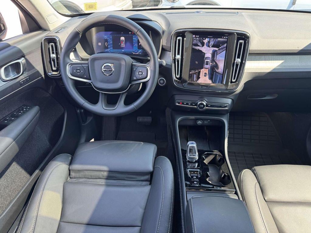 2026 Volvo XC40 Plus, B5 AWD Gas (mild hybrid), Dark