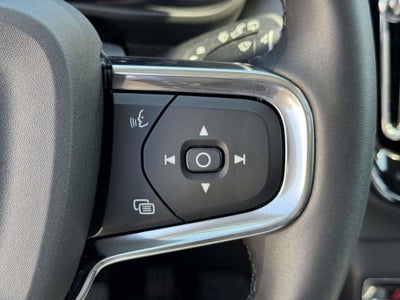 2026 Volvo XC40 Plus, B5 AWD Gas (mild hybrid), Dark