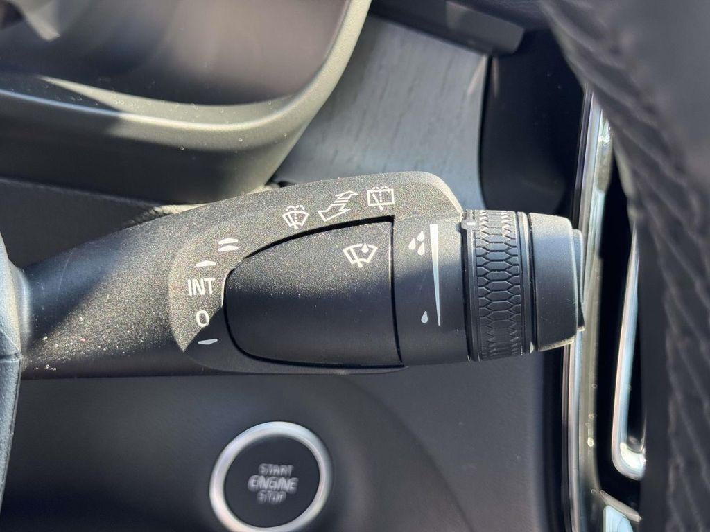 2026 Volvo XC40 Plus, B5 AWD Gas (mild hybrid), Dark