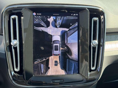 2026 Volvo XC40 Plus, B5 AWD Gas (mild hybrid), Dark