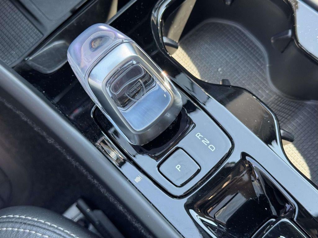 2026 Volvo XC40 Plus, B5 AWD Gas (mild hybrid), Dark