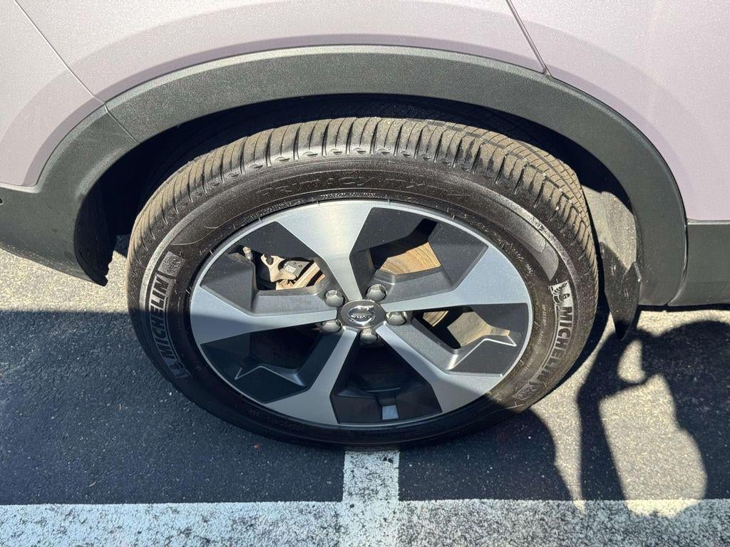 2026 Volvo XC40 Plus, B5 AWD Gas (mild hybrid), Dark