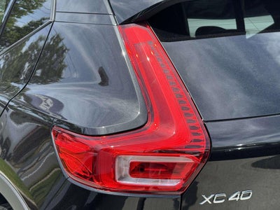 2026 Volvo XC40 Plus, B5 AWD Gas (mild hybrid), Dark