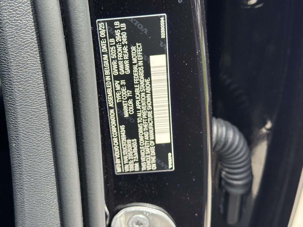 2026 Volvo XC40 Plus, B5 AWD Gas (mild hybrid), Dark