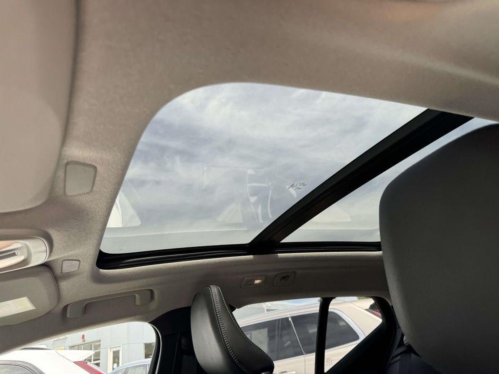 2026 Volvo XC40 Plus, B5 AWD Gas (mild hybrid), Dark